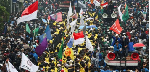 Indonesians Protest Against Government’s Attempt To Block Smaller Parties From Elections